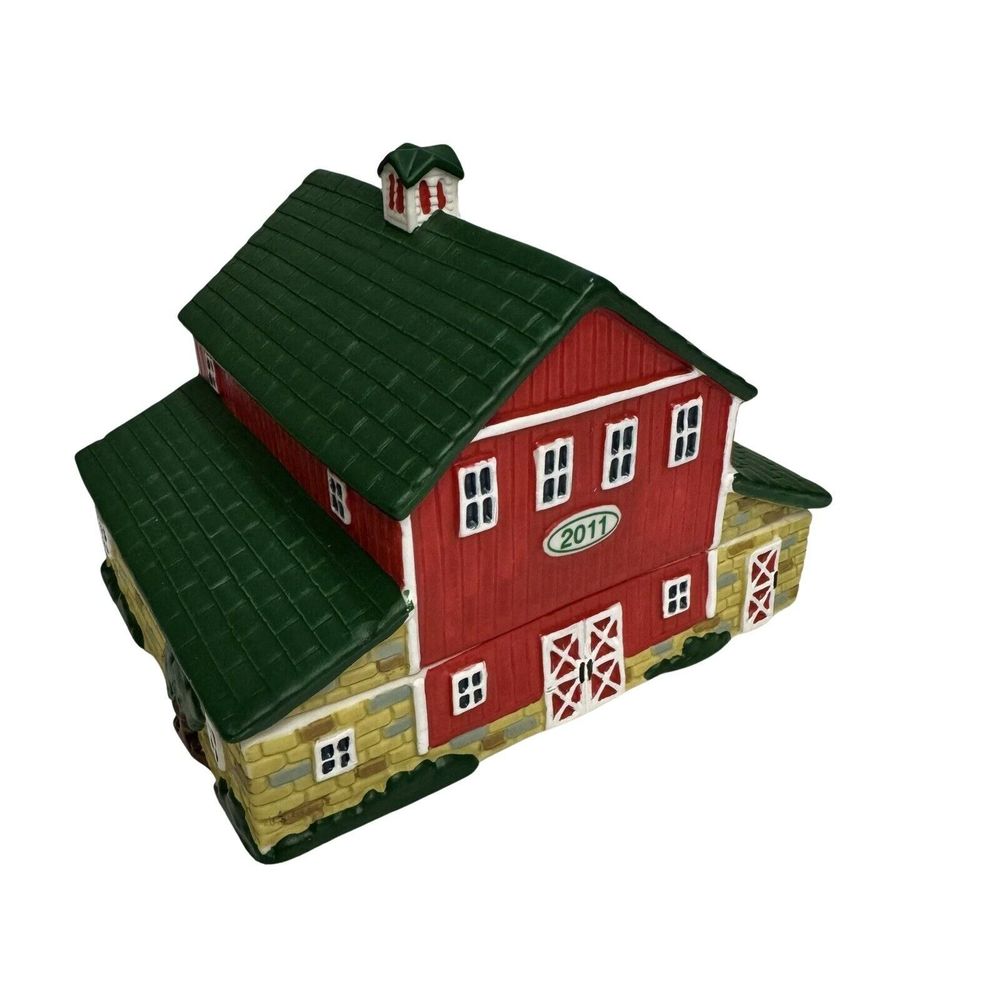 Figi’s Country Barn 2011 Trinket Box Collectiable Farmhouse Decor